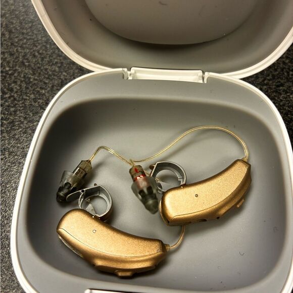Phonak Audeo Gold Hearing RIC Aids - Picture 3 of 3